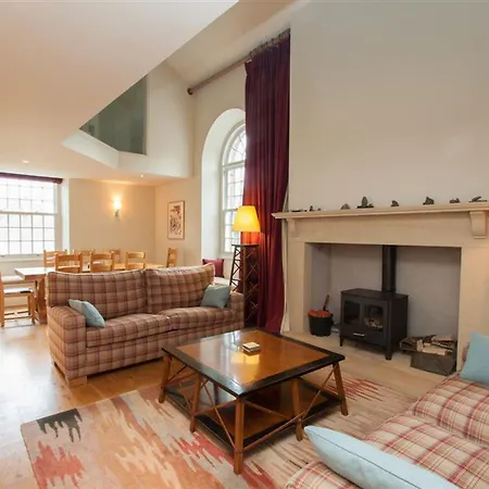 Holiday home The School